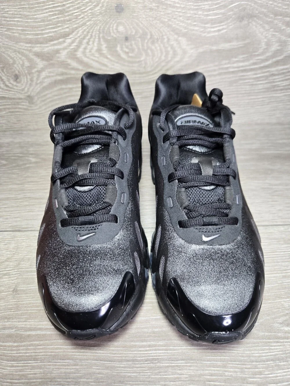 Nike Air Max DN8 Black Metallic Dark Grey Womens Size 7 / Youth Size 5.5 New
